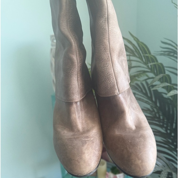 Light brown/taupe leather boots w wedge. Worn 2x’s. Sz 10. They are too big. - Picture 5 of 10